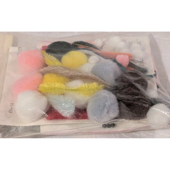 Merri Mac Christmas Kit Pom Poms Goozlefunch Animals Bunch Craft DIY Vtg #84-58 - Picture 10 of 11
